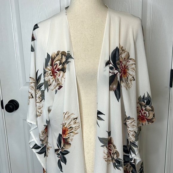 Umgee Floral Kimono Women's Small beach Cover Up Embroidered Tassel trim - Picture 3 of 7